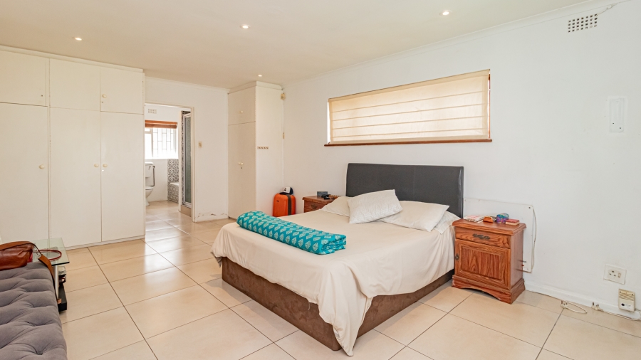 5 Bedroom Property for Sale in Sunnydale Western Cape